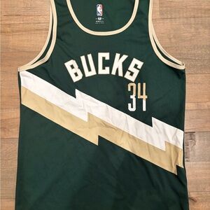 Milwaukee Bucks Giannis Antetokounmpo #34 Jersey Green, Adult Small